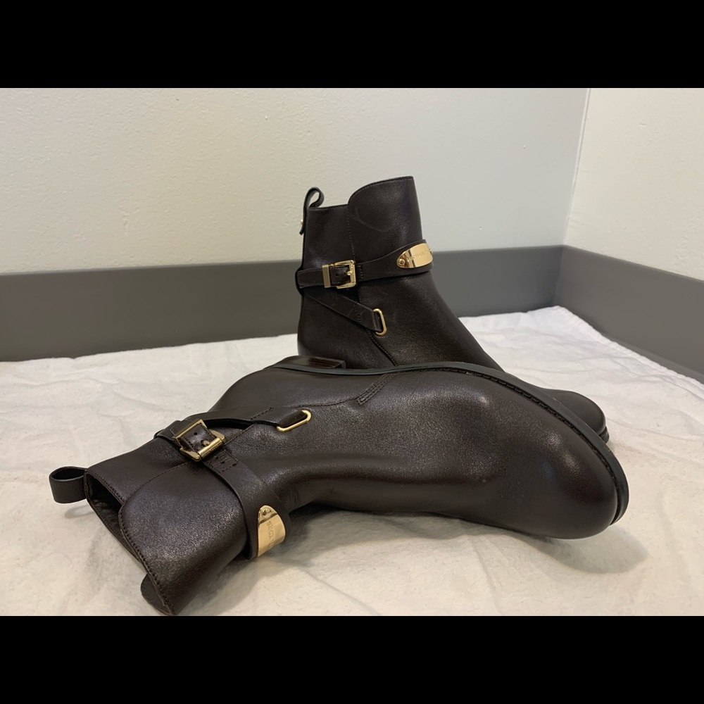 Michael Kors size 8.5 Buckle ankle boot